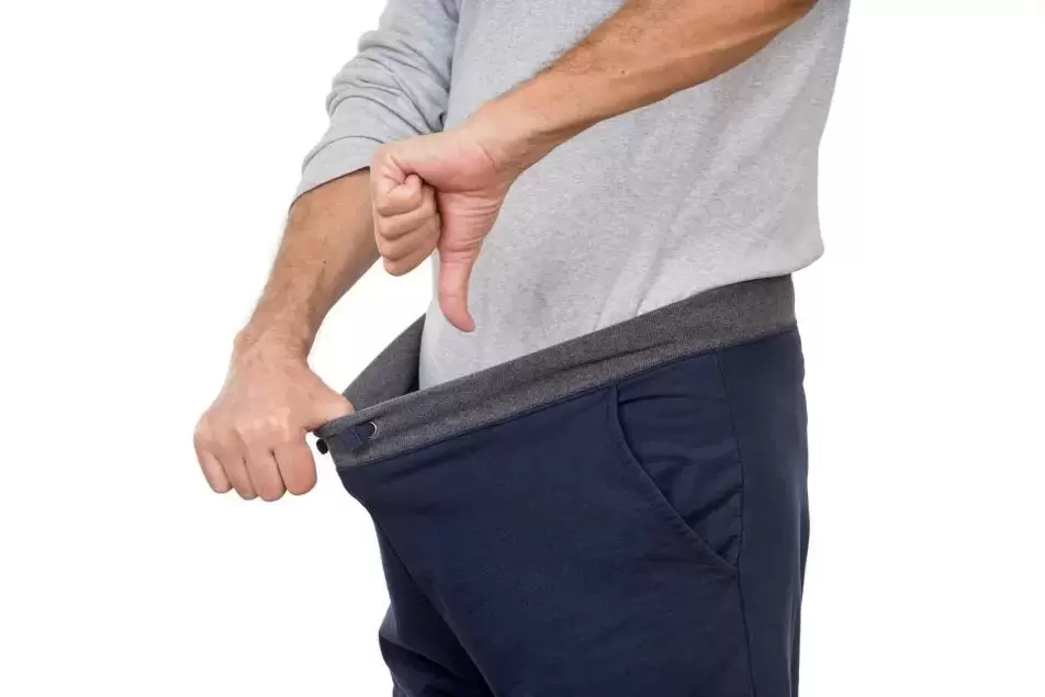 um homem está insatisfeito com o tamanho do seu pênis, como aumentá-lo